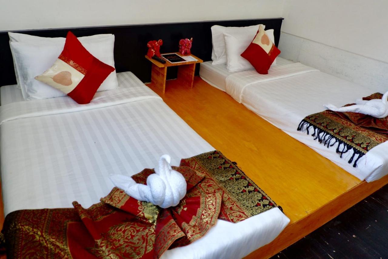 1004 Boutique Hotel シェムリアップ エクステリア 写真