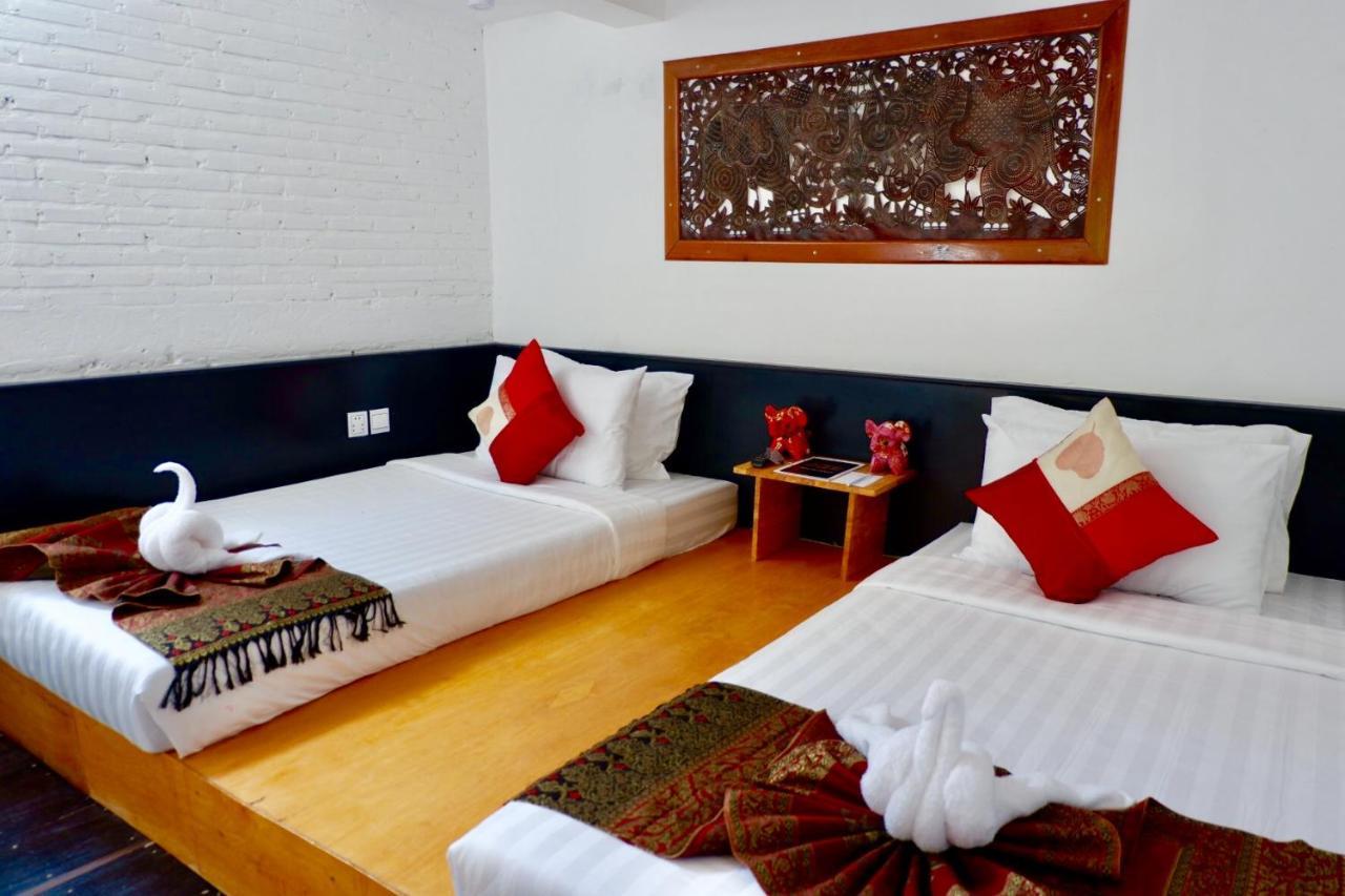 1004 Boutique Hotel シェムリアップ エクステリア 写真