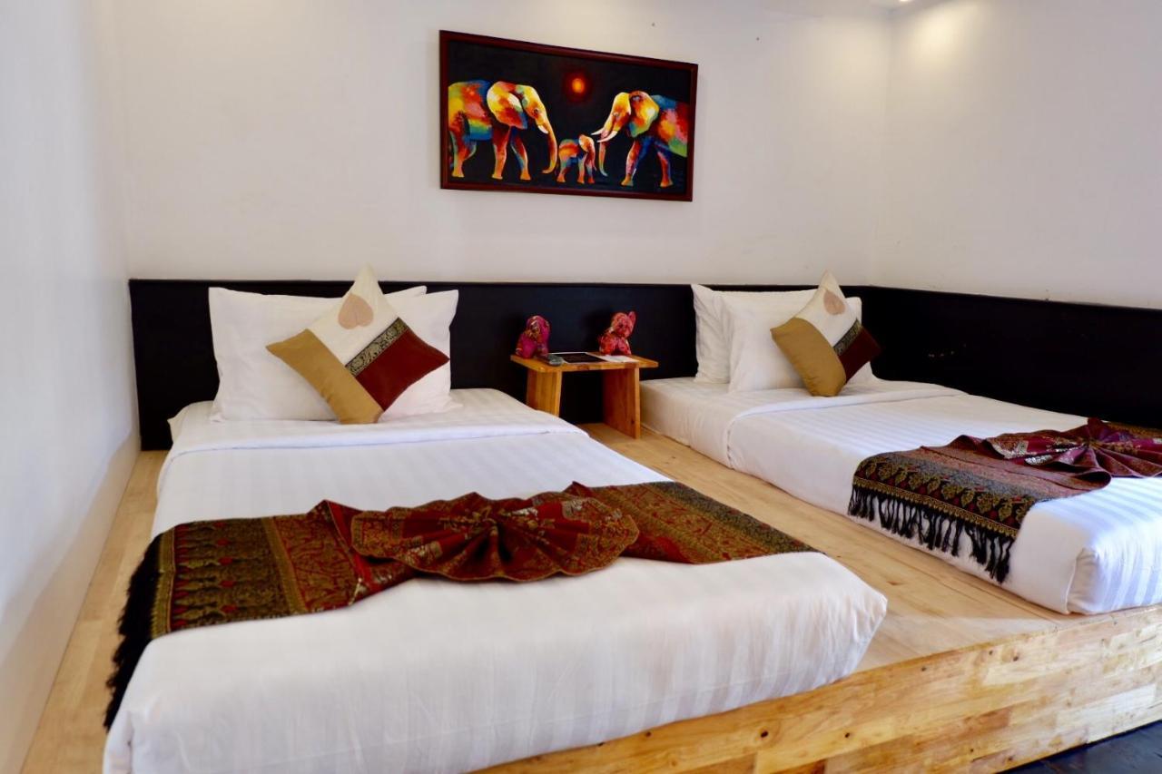 1004 Boutique Hotel シェムリアップ エクステリア 写真
