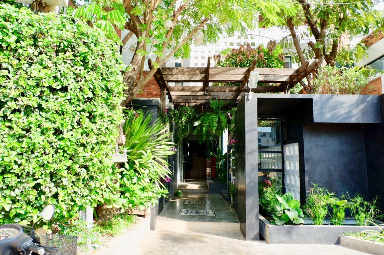 1004 Boutique Hotel シェムリアップ エクステリア 写真