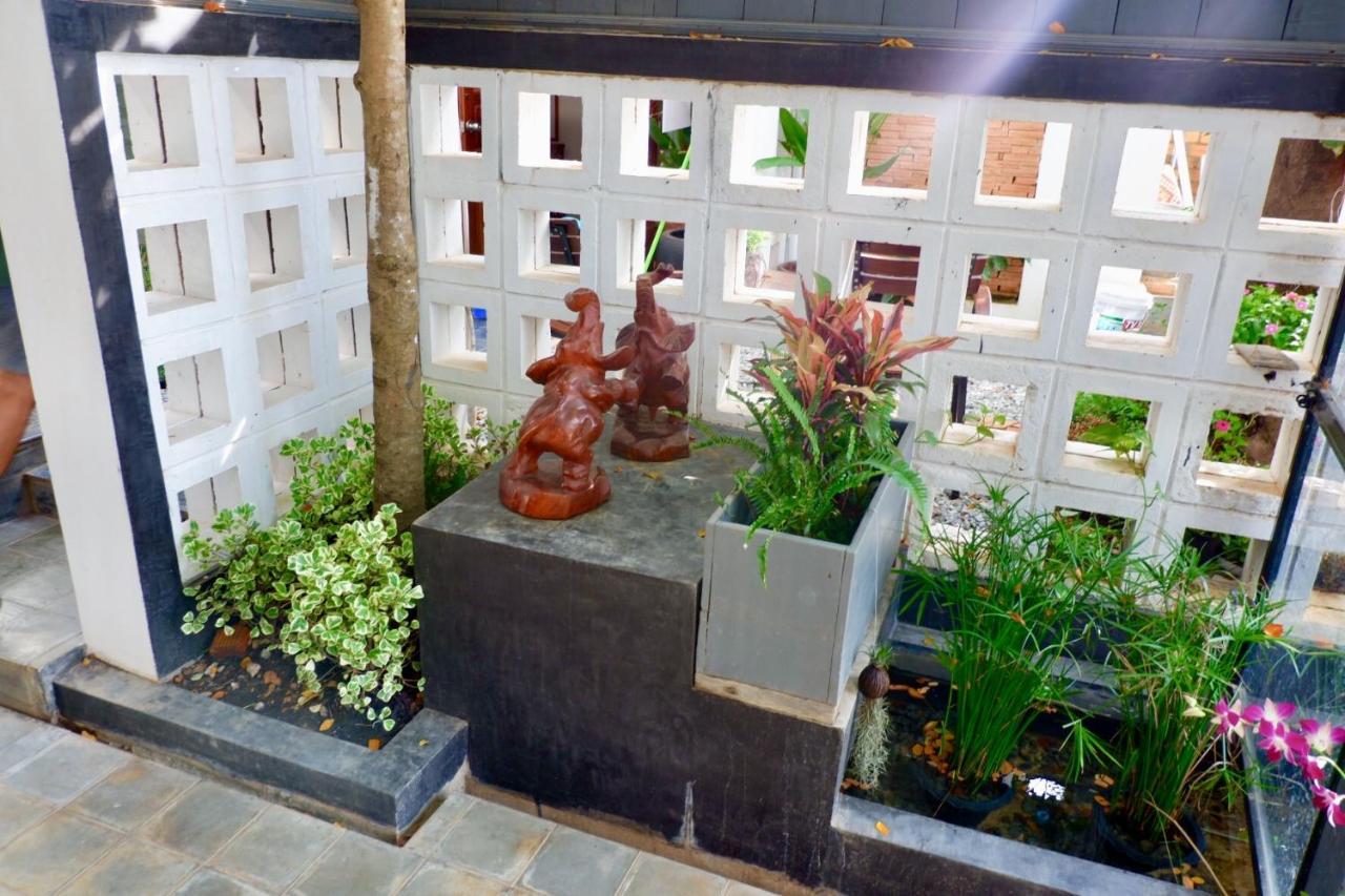 1004 Boutique Hotel シェムリアップ エクステリア 写真