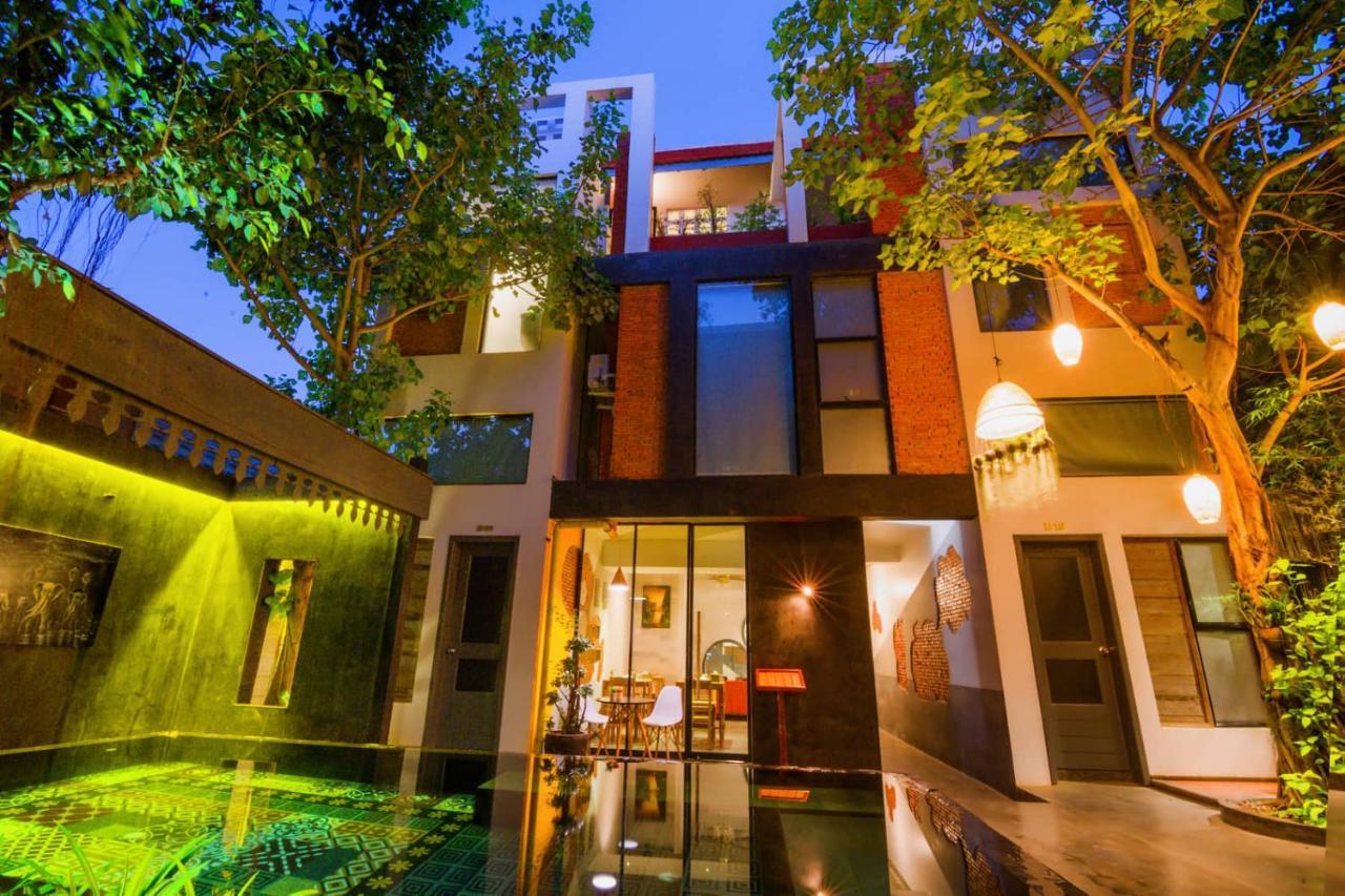 1004 Boutique Hotel シェムリアップ エクステリア 写真