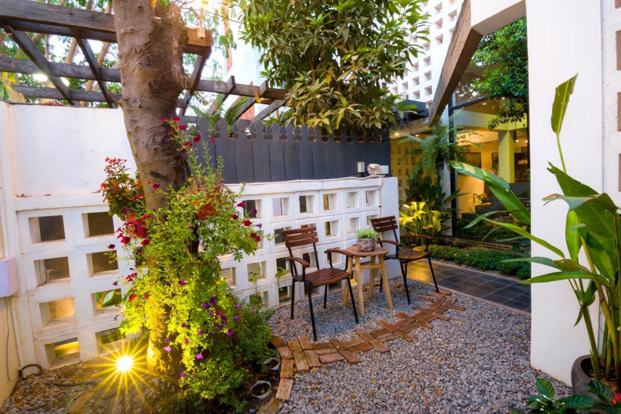 1004 Boutique Hotel シェムリアップ エクステリア 写真
