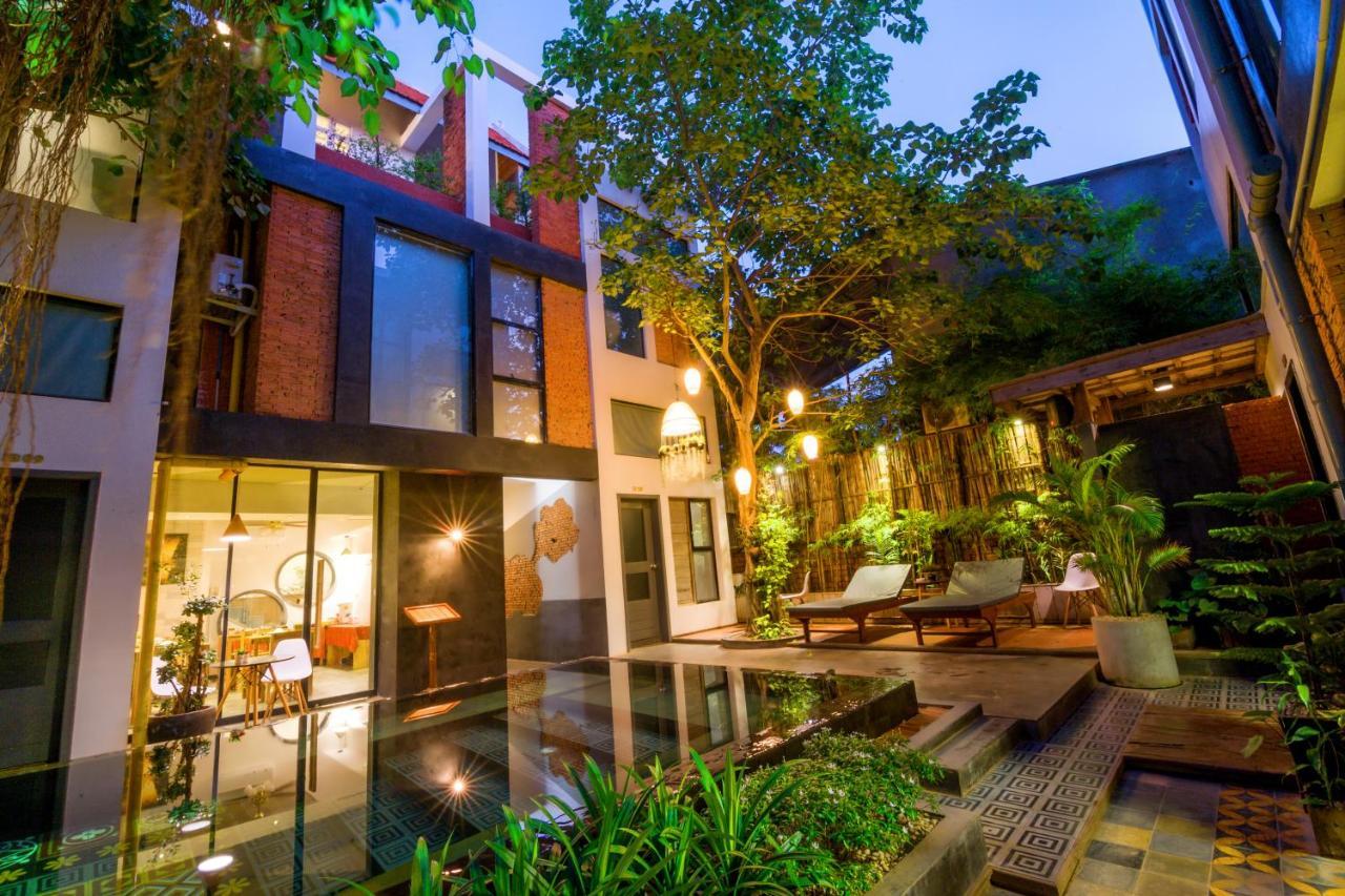 1004 Boutique Hotel シェムリアップ エクステリア 写真