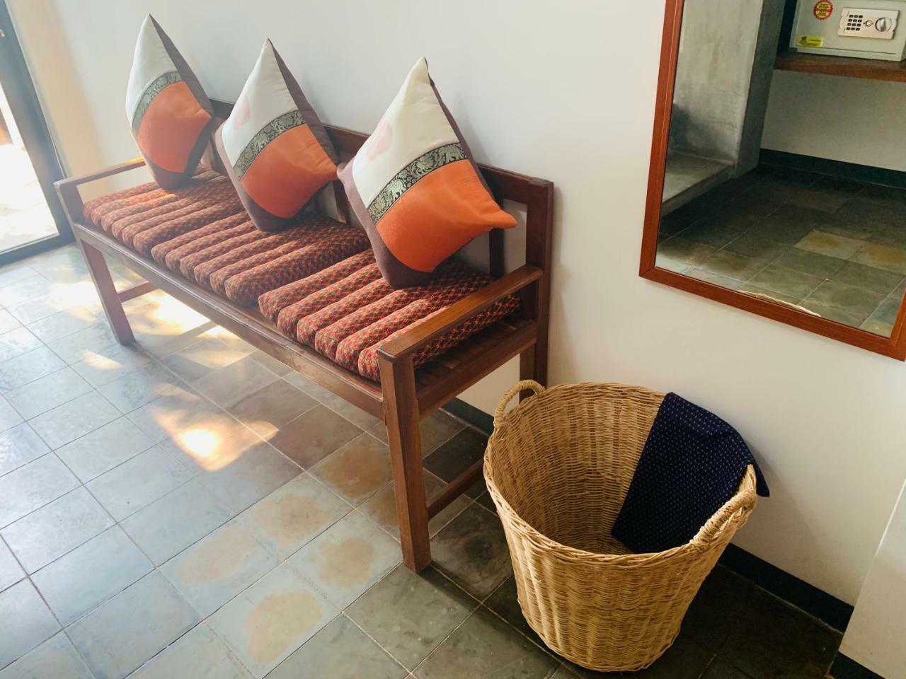 1004 Boutique Hotel シェムリアップ エクステリア 写真