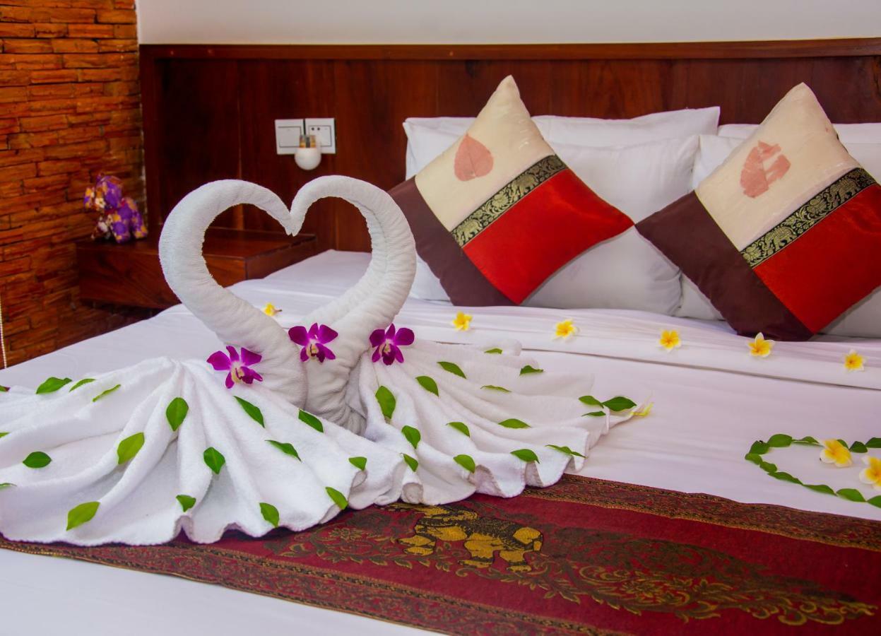 1004 Boutique Hotel シェムリアップ エクステリア 写真