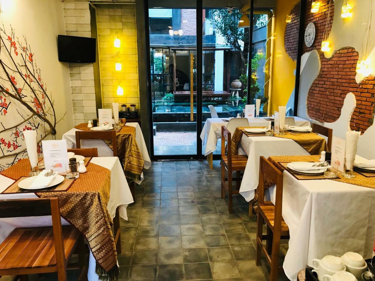 1004 Boutique Hotel シェムリアップ エクステリア 写真