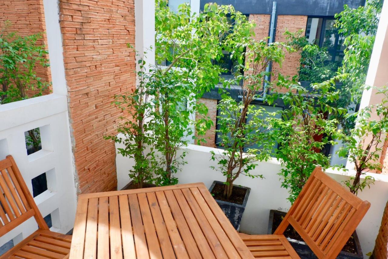 1004 Boutique Hotel シェムリアップ エクステリア 写真